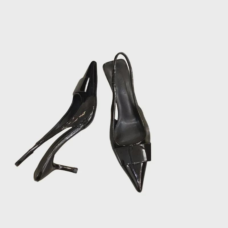 Escarpins Noirs de Niche à Bout Fermé - Printemps/Été 2024 Style Féerique