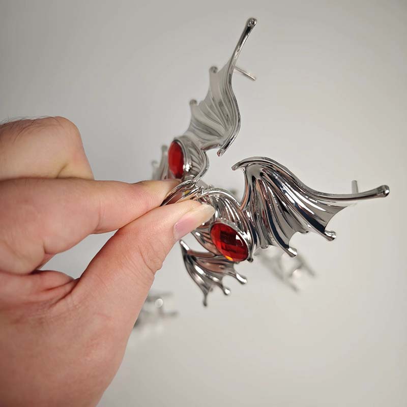 Dark Bat Hair Claws for Women Gothic Punk Hairpins Personality Metal Shark Clip Trendy Party Headwear Halloween Hair Accessories