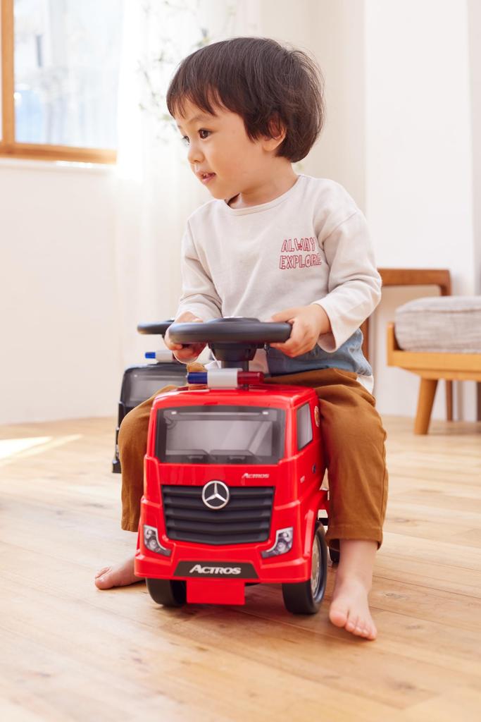 NONAKA WORLD Passenger ACTROS Red 2520 Just the Right Size To Fit In Your Room Mercedes-Benz
