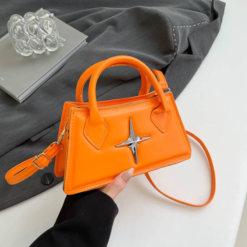 Simple 2025 spring new models, popular foreign style this year, casual commuting, portable shoulder crossbody small square bag woman