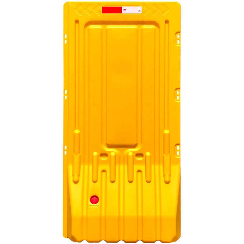 1.8m High Blow-Molded Water-Filled Barrier: Anti-Collision Road Safety Fence