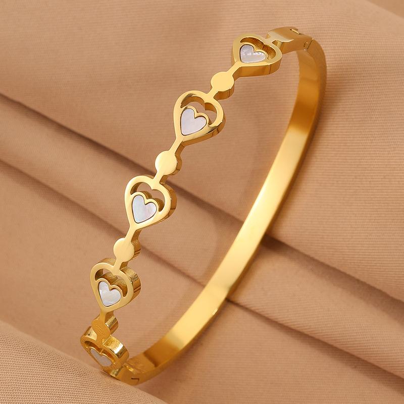 Titanium Steel  Hot-selling Hollow Love  Women's Light Luxury High-value Stainless Steel Fritillary Peach Heart 