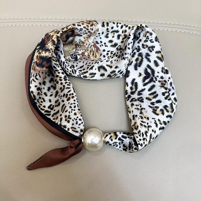 Summer 2025 Pearl Magnetic Buckle Scarf: Versatile, Decorative, Breathable Neck Warmer