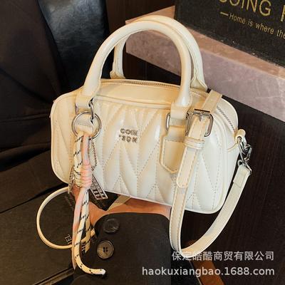 Women's Bag 2025 New Messenger Bag Spring and Summer Small Square Bag Niche Design High Sense Women's Shoulder Portable Diamond Bag