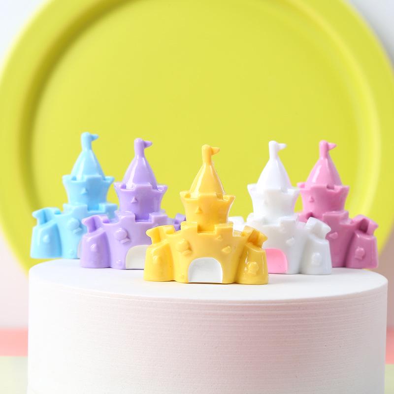 Resin 3D Cartoon Castle Pendant Phone Case Toy Jewelry and Stationery Ornament