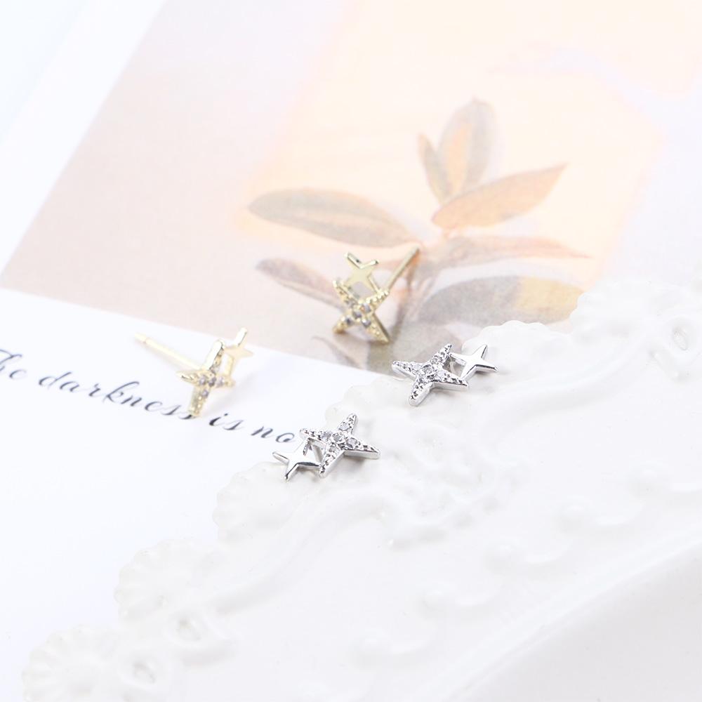 

Простые серьги-гвоздики из цинкового сплава со стразами золотого цвета в корейском стиле для женщин