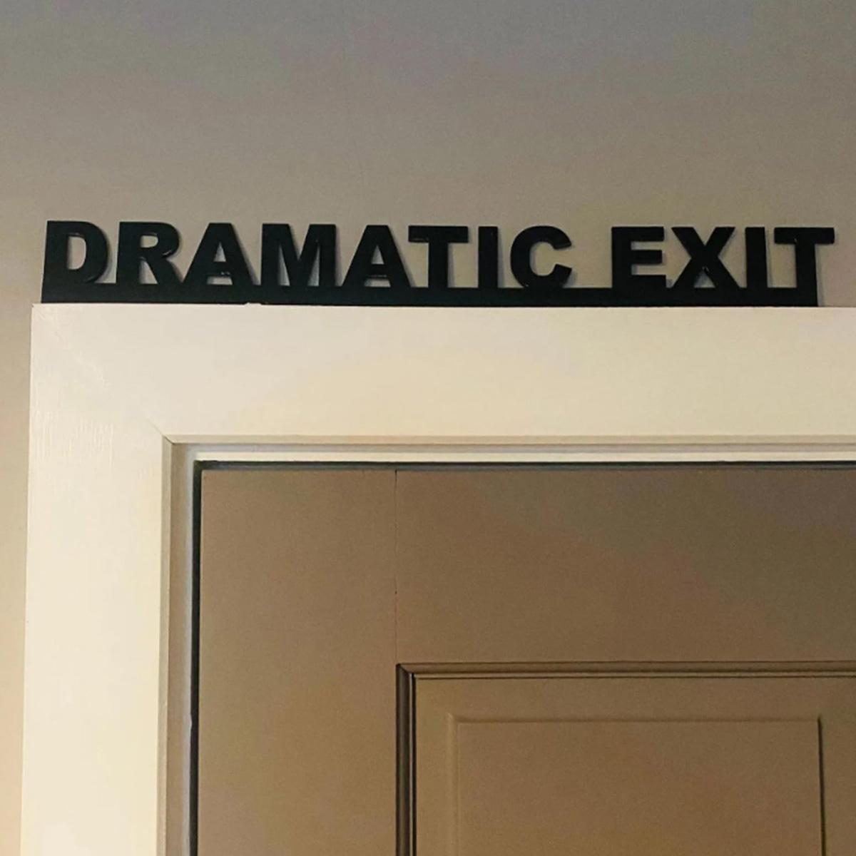 

1Pc Interesting Iron Door Top Decoration, Simple Decorative Logo, Suitable for Front Door and Bathroom