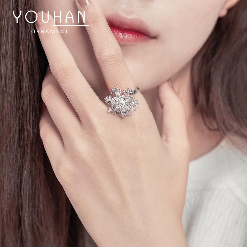 Adjustable Rotating Snowflake Ring for Women: Fashionable Influencer-Inspired Index Finger Ring