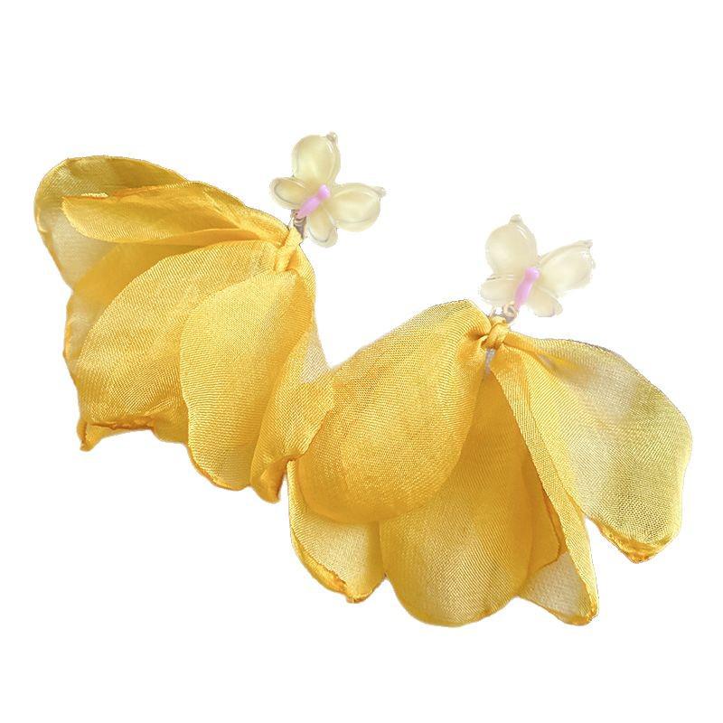 Silver Needle Heart Resin Flower Mesh Earrings: Luxurious, Sweet, Fresh, and Elegant Mori-Style Women's Jewelry