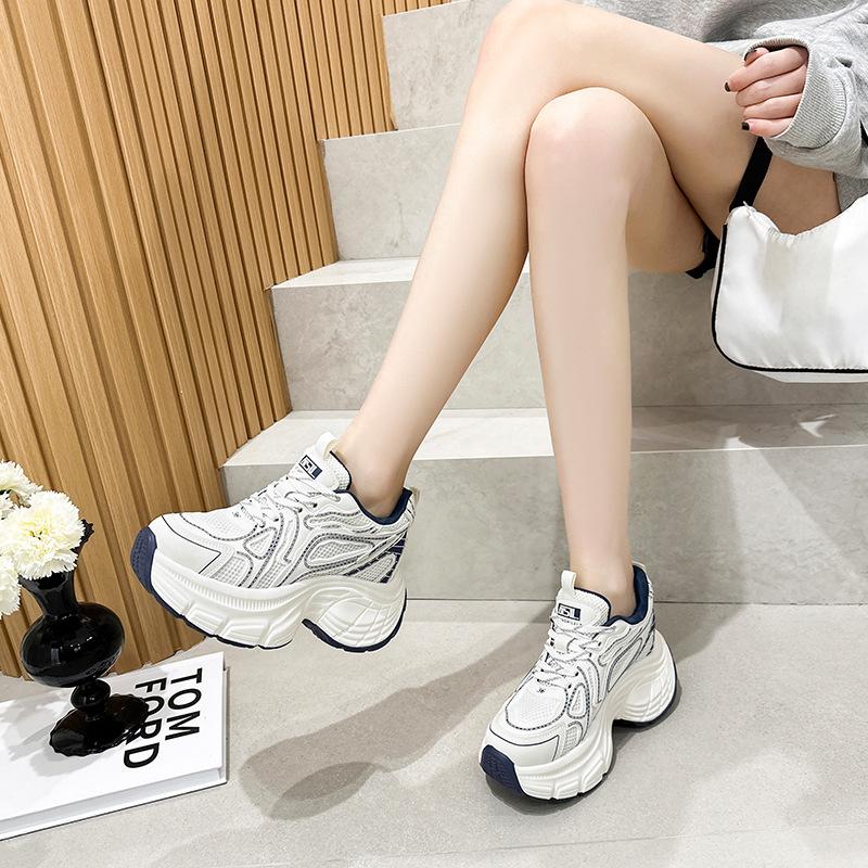 Thick-soled Internet celebrity fashion dad shoes women 2025 new casual versatile inner height increase lightweight small sports trendy shoes