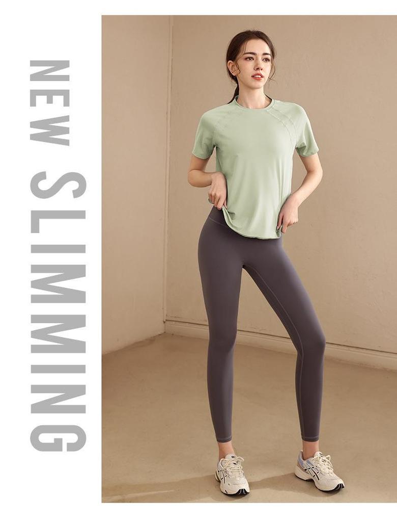 Women's Quick-Dry Loose Sports Top - 2025 Summer Short-Sleeve Yoga & Running T-Shirt, Breathable & Slimming.
