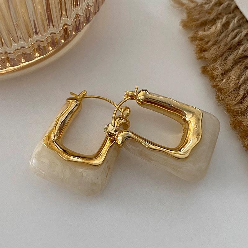 Retro U-Shaped Metal Hoop Earrings - European & American Style, Women's Niche Fashion Ear Studs