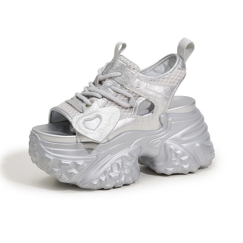 Platform Sandals Women's 2025 Summer New Dad Small Height-increasing Shoes Wear Versatile Sports Casual Beach Shoes