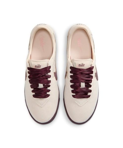 IQ3367-299 Nike Astrograbber Leather SE Cream Burgundy Crush (Women's)