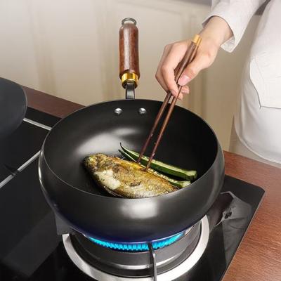 Yousheng Forged Iron Wok with Wooden Lid Nonstick Skillet Pot Even Heating Fry Pan for Gas Stove Induction Cooker Ergonomic Handle Cooking Pot