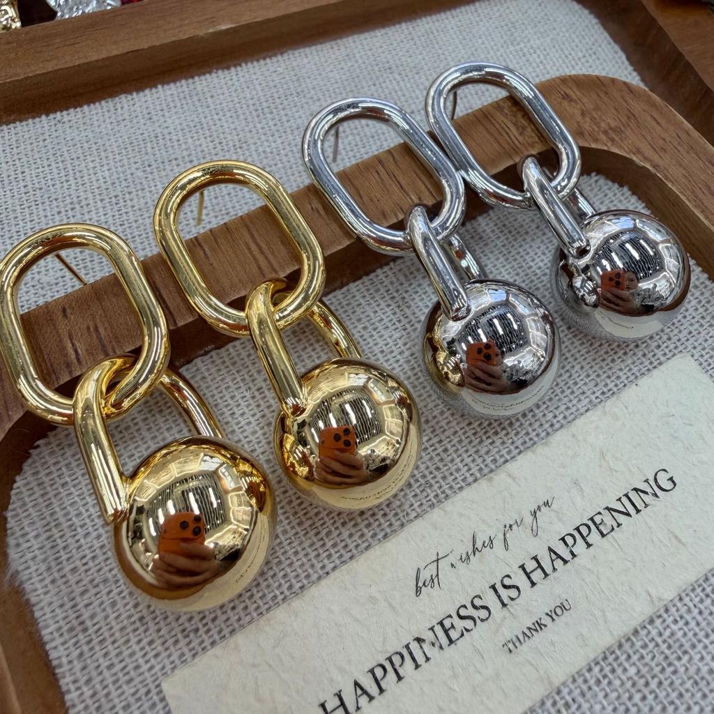 Metal Wind Simple Ball Ring Buckle Hollow Earrings Fashionable Hollow Ball Geometric Stud Earrings