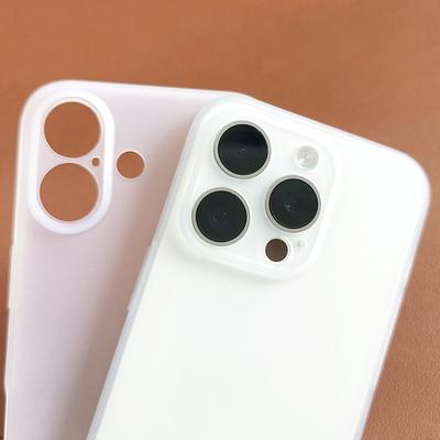 Coque Douce en Silicone Mat de Luxe Pour iPhone 16e 16 15 14 13 Pro Max Plus Mini Coque Transparente Ultra Fine Fond Noir Uni