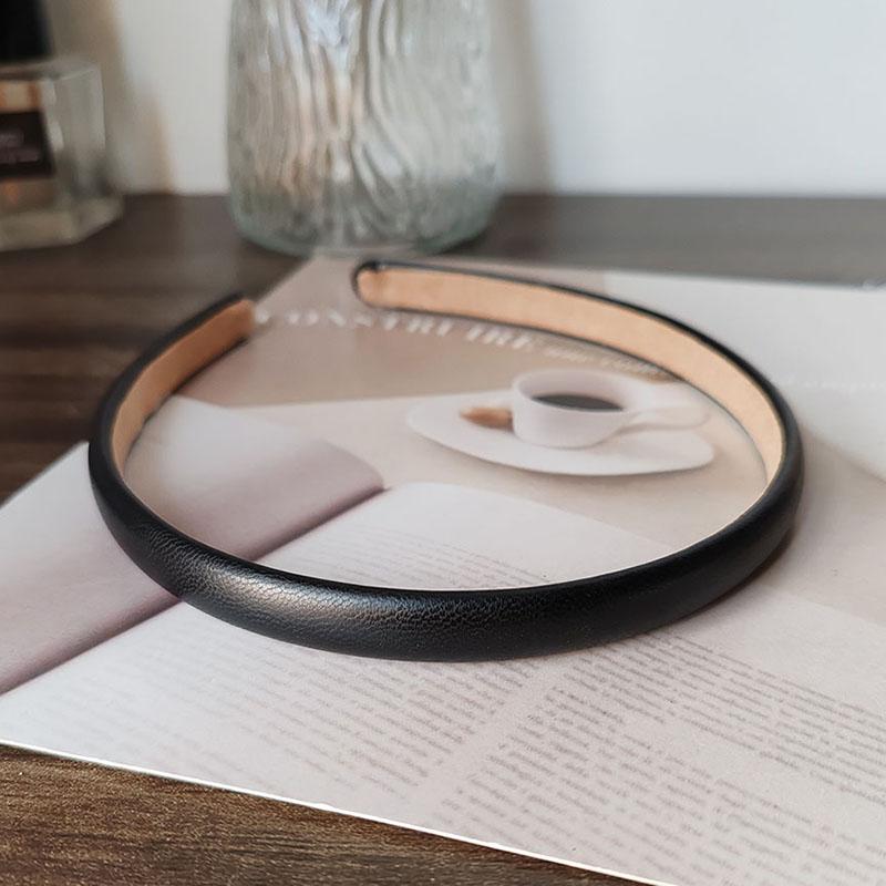 Mode PU Einfarbig Gut Lünette Kopfbedeckung Damen Stirnband Mädchen Vintage Haarbänder Haarband Reifen für Feiertagsparty Haarschmuck