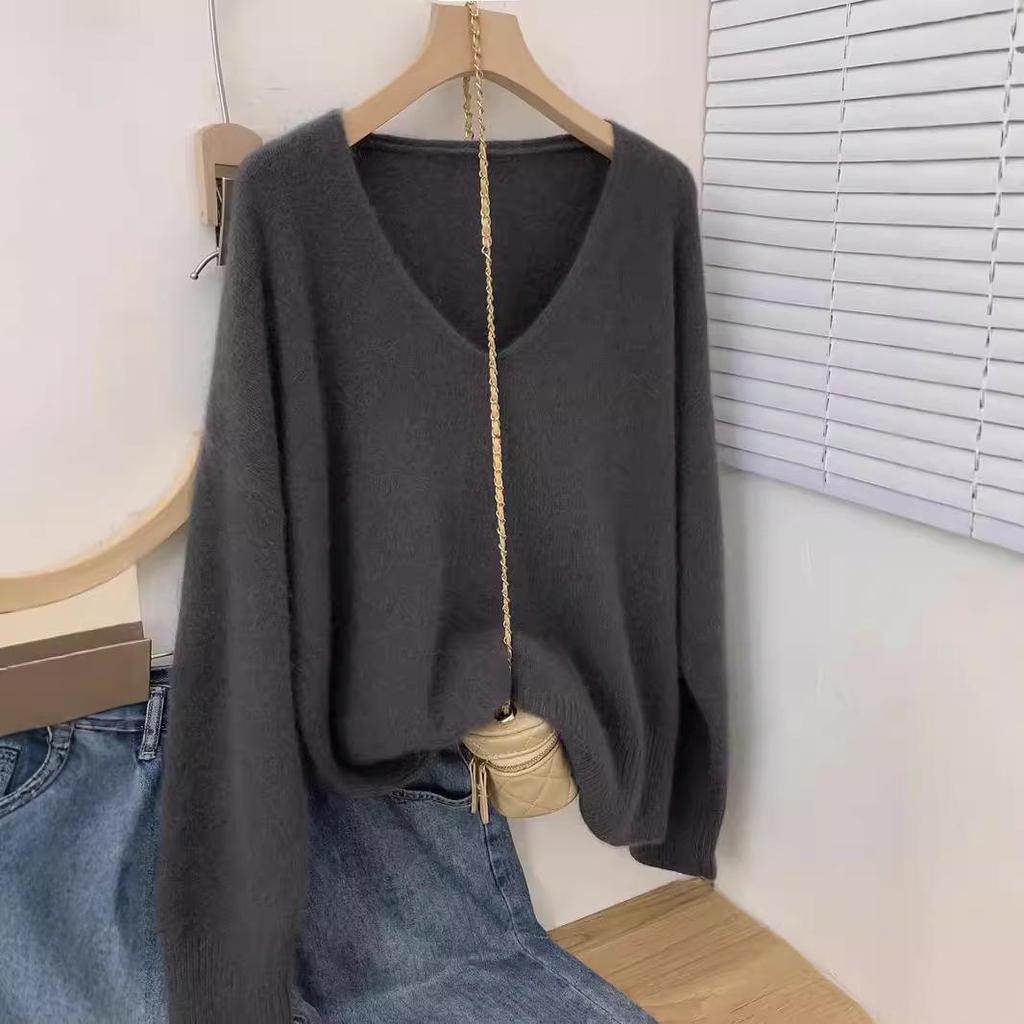 Women's Camel V-Neck Wool Sweater: Korean-Style, Loose Fit, Long-Sleeve Base Layer