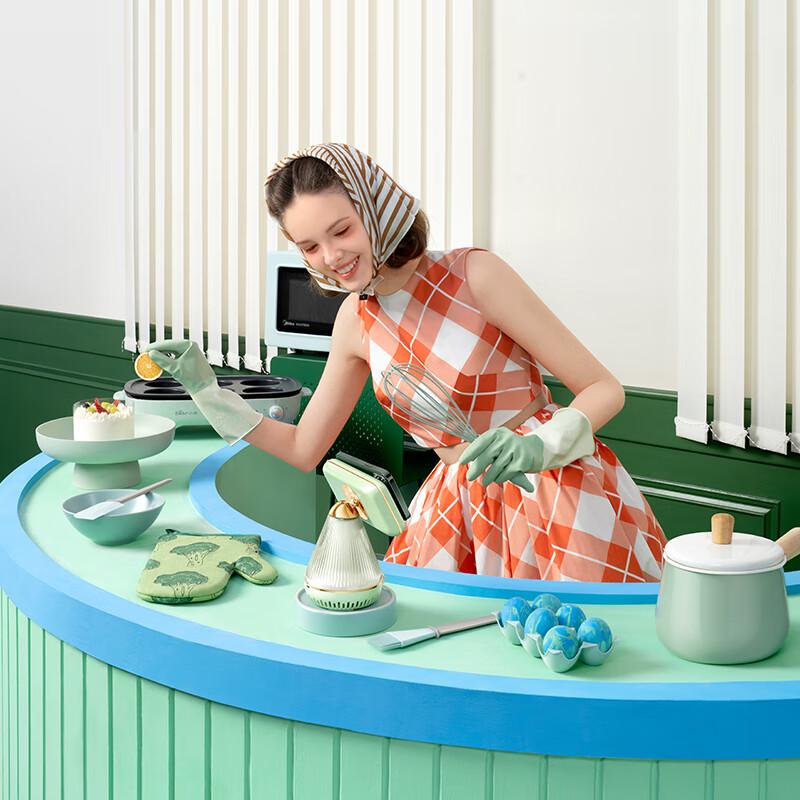 Mao Wang Little Siren MW-Z1 Bluetooth Speaker with Fast Charging Phone Holder