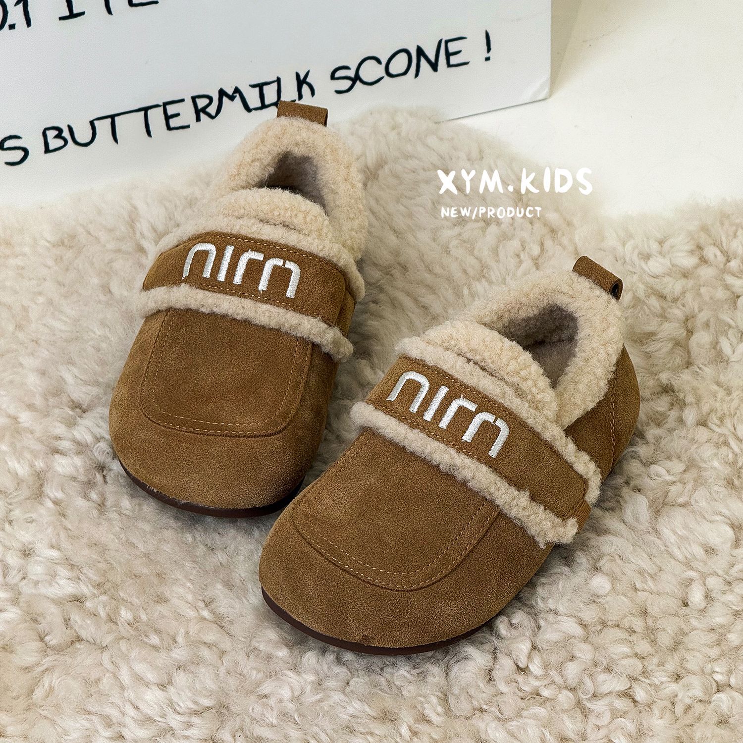 

2025 зима новая детская обувь корейская версия модная надпись овечья шерсть бархат теплые мужские и женские хлопковые туфли 22-25 yards 4 pairs of minimum approval хаки