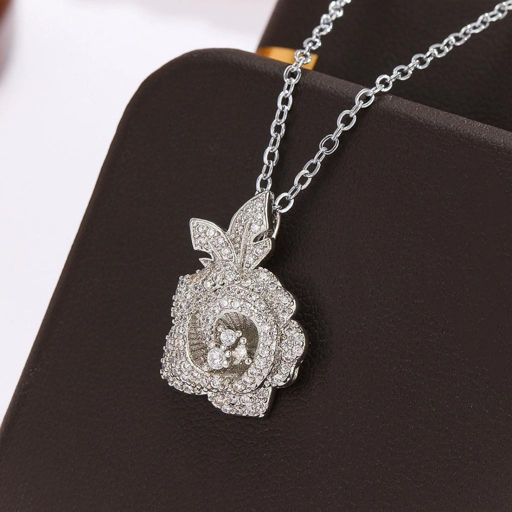 Charm Female White Zircon Stone Flower Pendant Necklace Vintage Gold Color Wedding Jewelry For Women