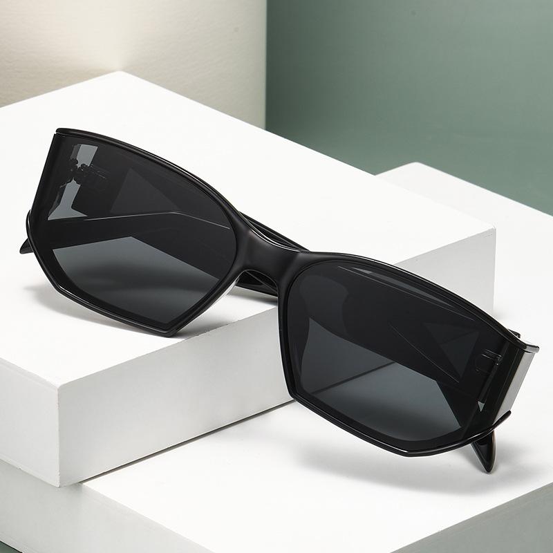 2026 New Y2K Curved Cat-Eye Sunglasses Street Style Fashionable Unique Ladies Stylish Eyewear Shades UV400 Men Goggles