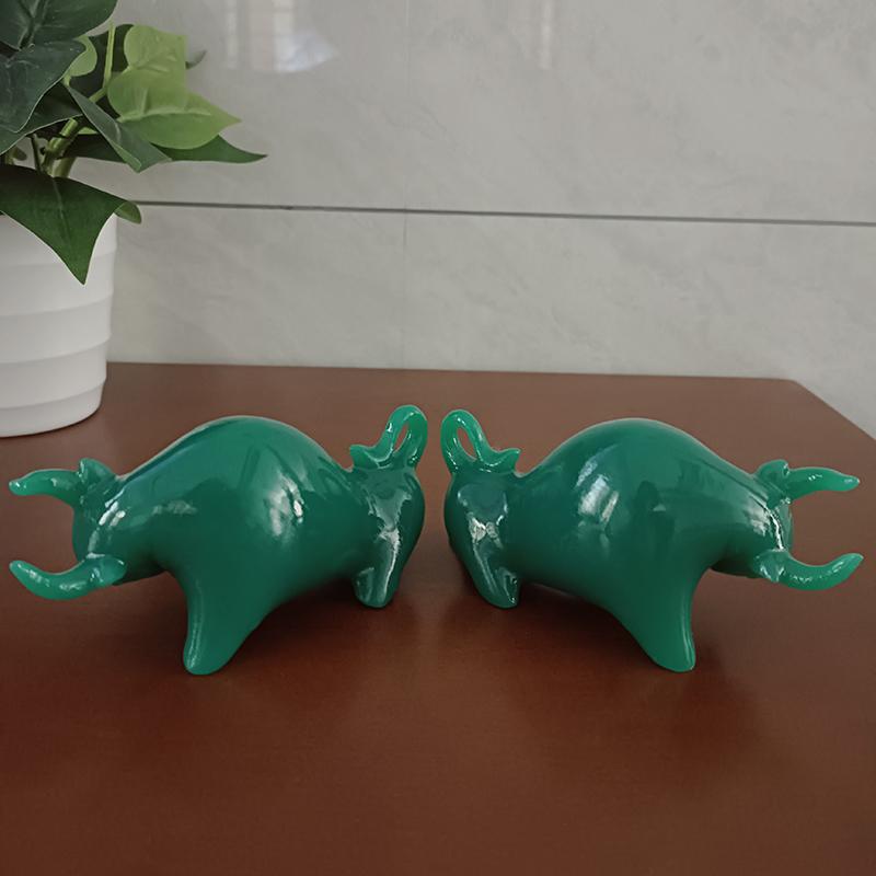 2 st Stenfärgad Jadegrön Wall Street Tjurmarknadsstaty Hartsdekorationer Feng Shui Lycka Rikedom Figurer Hemmakontor Dekor