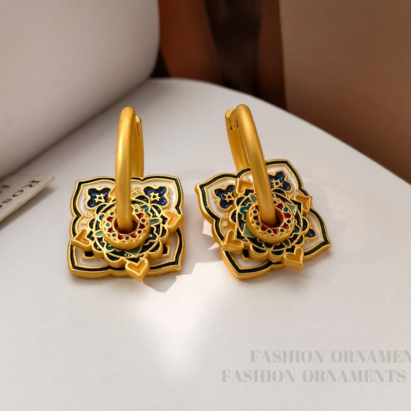Malowane nauszne mankiety w stylu chińskim: Modne kolczyki color block z niszowym designem high-end
