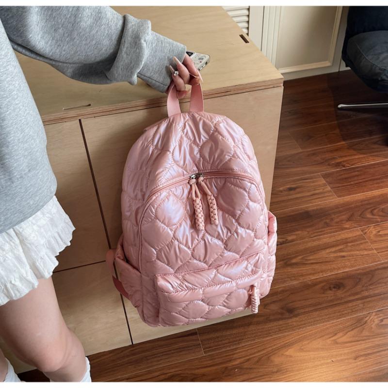 Simple Design Quilted Backpack Casual Daily Backpack for Women Lightweight Classic Style Ideal for School Travel Commute and Fashion Outfits