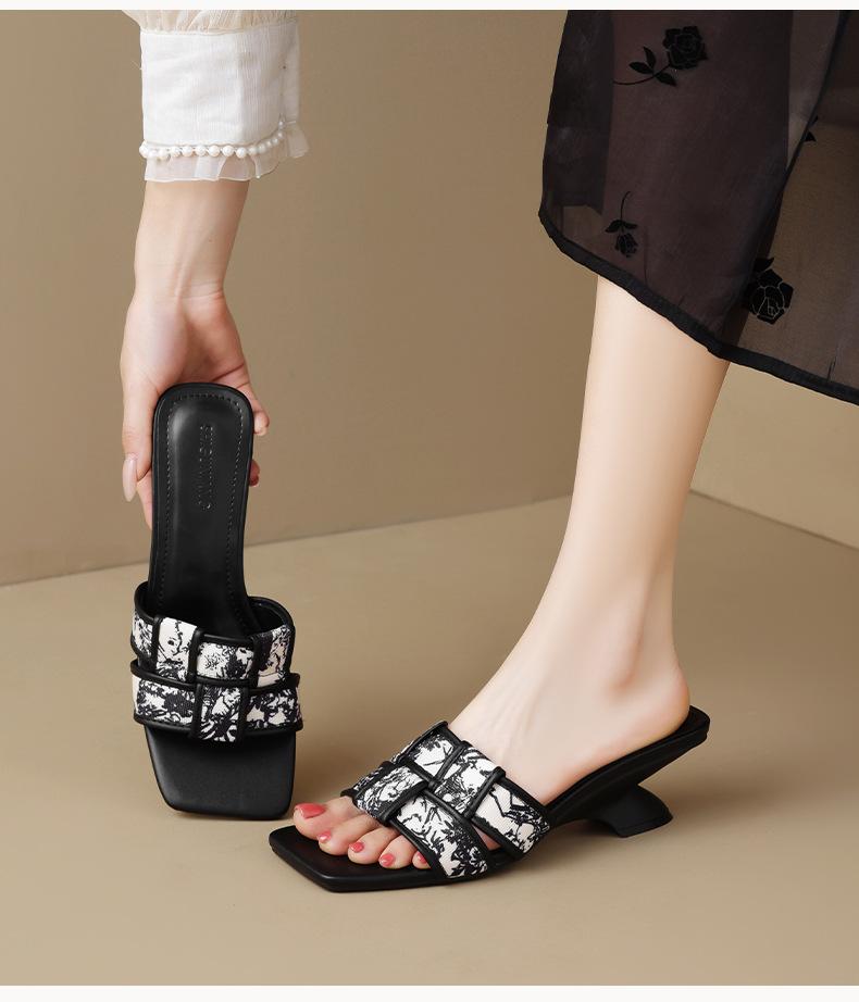 Kadın Yüksek Topuklu Terlikler Yeni Yaz Modası Örgülü Bayan Zarif Sandaletler Stiletto Kare Burunlu Slip-On Rahat Günlük Ayakkabılar