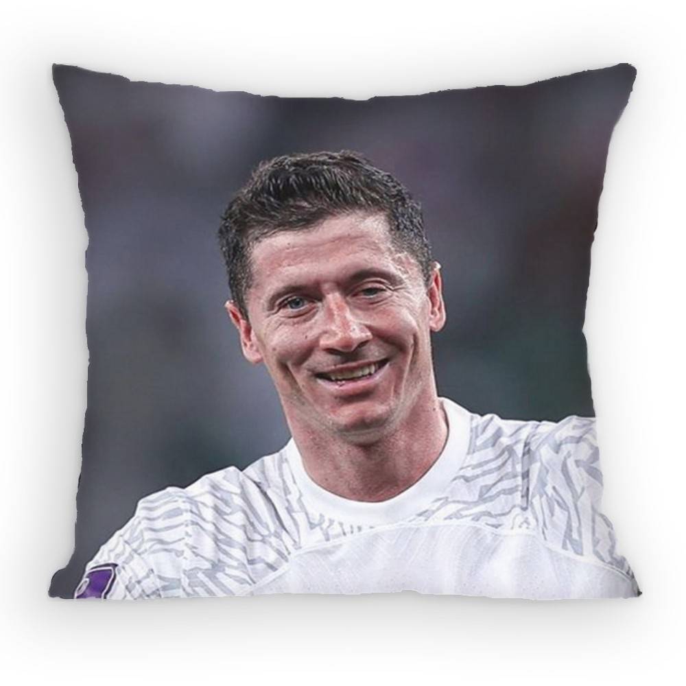 Robert Lewandowski Pillow Case Antidustmite Pillowcase Invisible Zipper Silky Sofa Cushion Cover for Bedroom