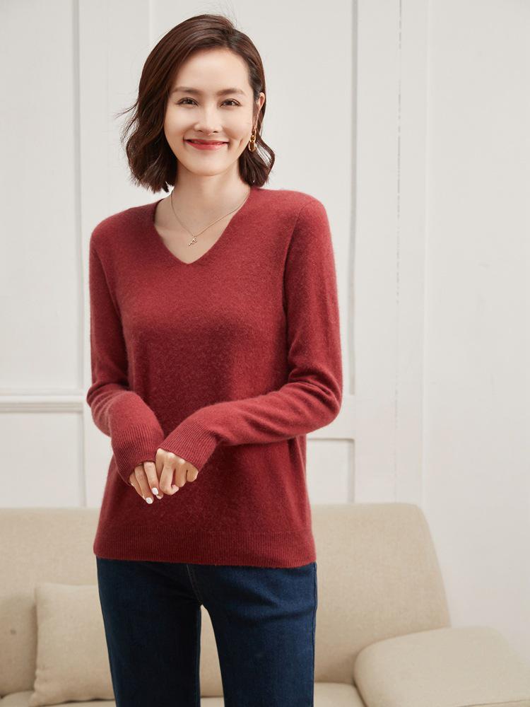 Seamless V-Neck Cashmere Sweater 2026: Women's Autumn/Winter Simple Loose Knitwear, Pure Color Base Layer.