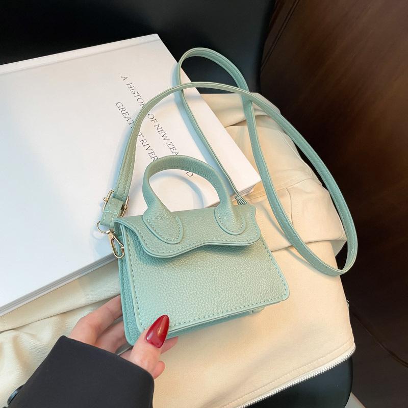 

Повседневная женская сумка с узором личи, новая модная маленькая сумка ранней осени, осенняя сумка кроссбоди, маленькая квадратная сумка с клапаном в виде красного конверта зелёный