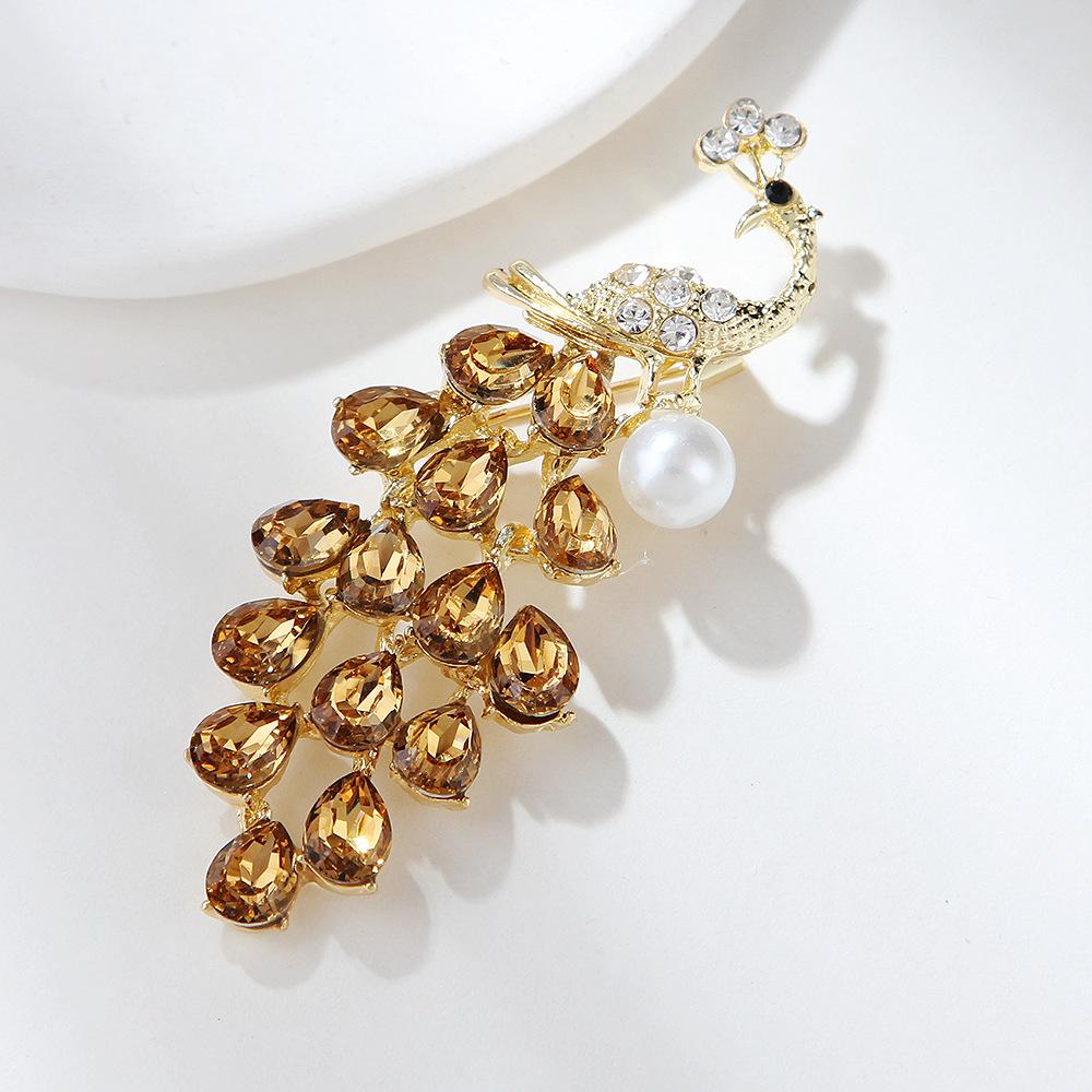 Pearl Brooch Personality Literary Peacock Brooch Crystal Corsage Flower Pin Exquisite Hypoallergenic Luxury Enamel Brooch Long-Lasting Color BFF Gift