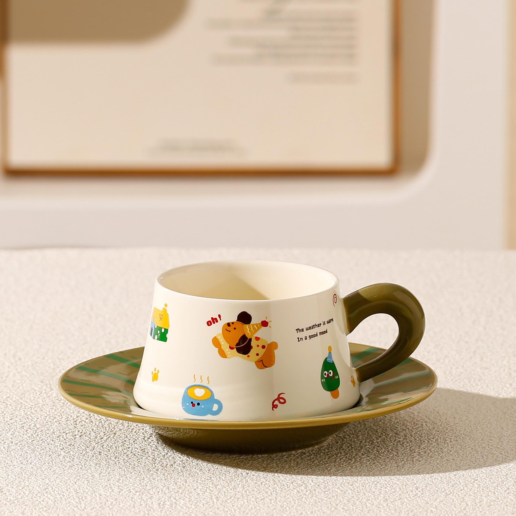 

Милая кружка для кофе с блюдцем, сувенир, керамическая чашка для воды, кружка, чашка большой вместимости высокой ценности, набор для девочек 300ML