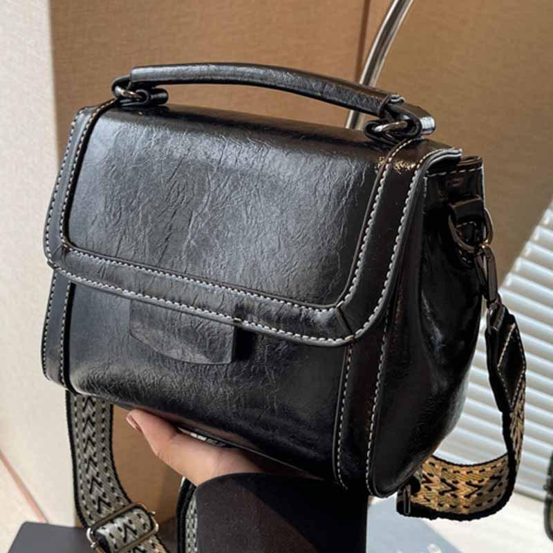 Handheld Small Bag Women 2025 New Retro Niche Design Small Square Bag High-end Commuting Shoulder Messenger Bag Tide