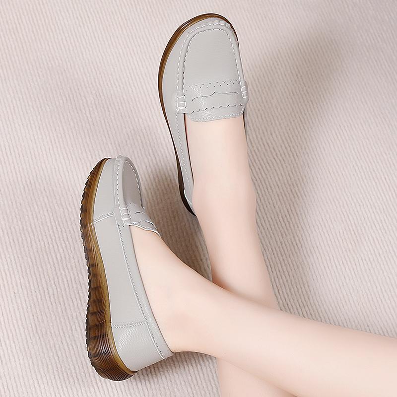 Women's Moccasins Casual Slip on Loafers Lady Summer Breathable Minimalist Flats Soft Walking Shoes for Mother