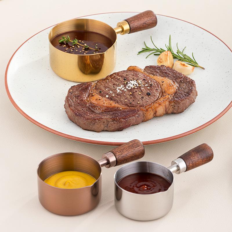 304 Stainless Steel Wooden Handle Sauce Measuring Cup for Western Cuisine