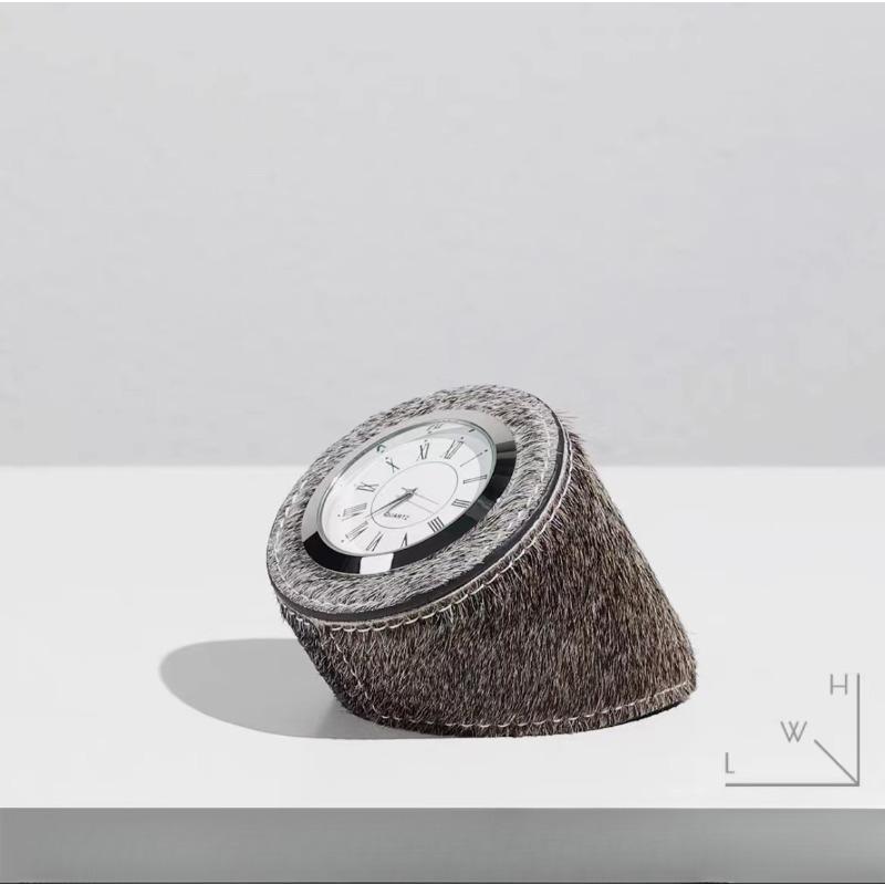 Nordic Style Horse Hair Creative Clock Ornaments Light Luxury Living Room Study Dressing Table Bedroom Bedside Table Clock Decoration