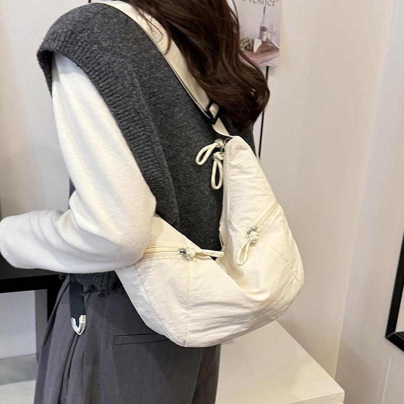 2025 New Casual Fashion Versatile Messenger Bag Large Capacity Bag Shoulder Armpit Bag
