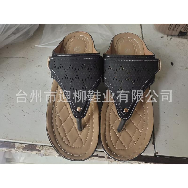 Cool Slippers for Women's Summer New Large Size Hollow Metal Thick Bottom Cool Slippers for Women