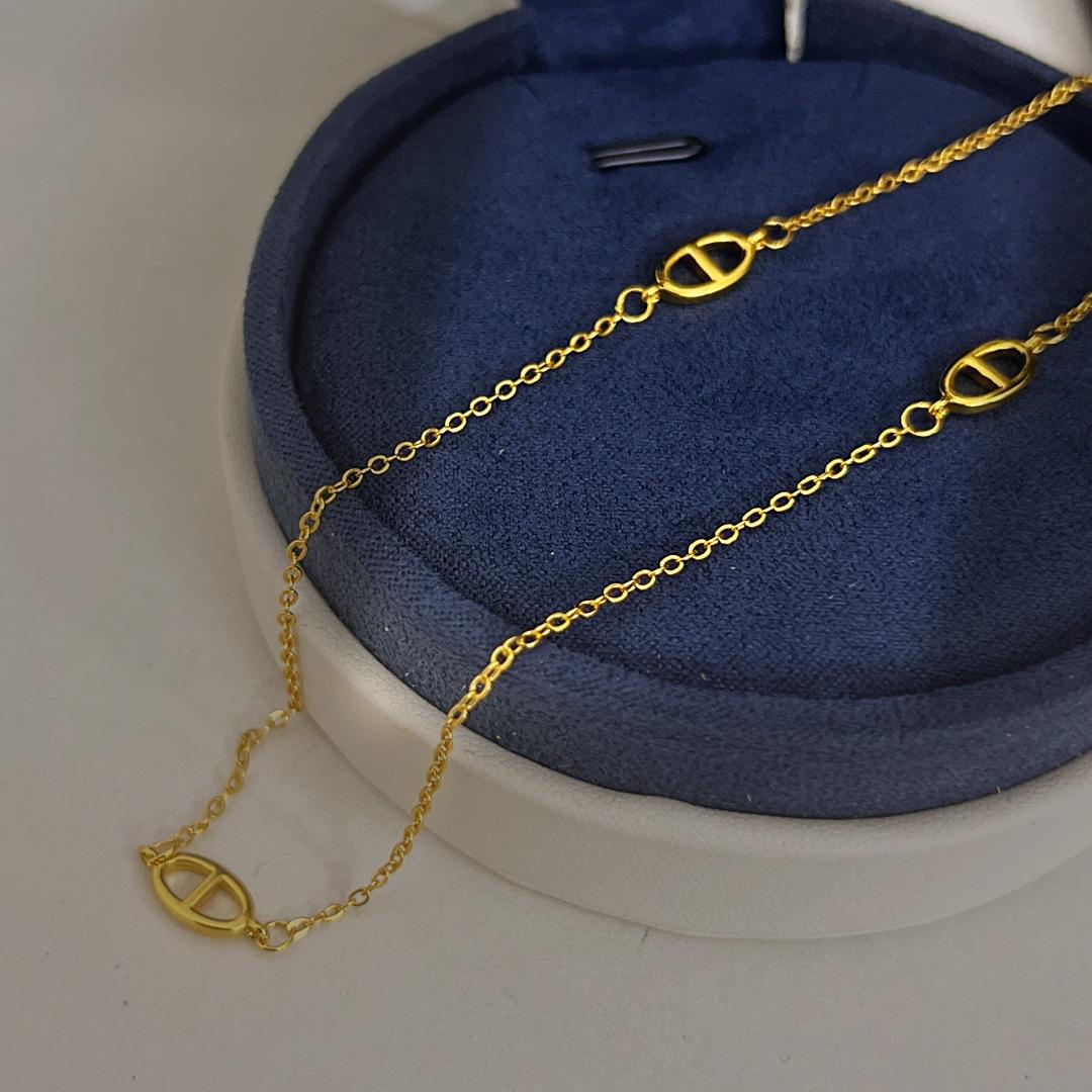 

Japanese And Korean Style Pig Nose Necklace Plated With 18K Gold Geometric Gold Premium Simple Sweet Choker Fine Chain Neck Chain