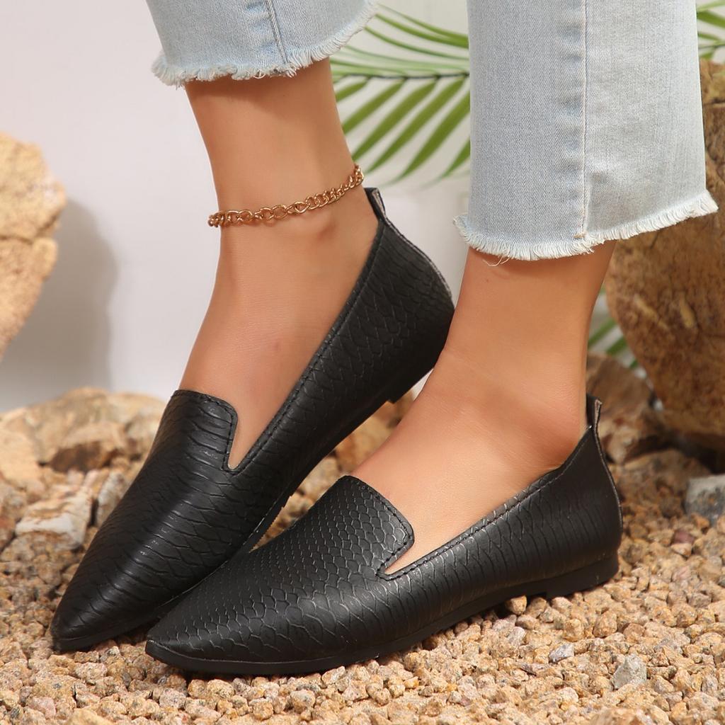 Fashion Fashion Slip on Loafers 2025 Woman Shoes Breathable Ballet Shallow Flats Women Soft Bottom Pointed Toe Boat Shoes Plus Size 43