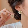 Orecchini a Bottone Fiore di Camelia - Accessori per Orecchie Eleganti e Raffinati per Uno Stile Cool.