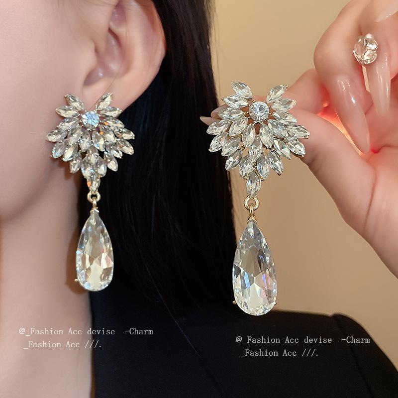 Silver Needle Diamond Flower Water Drop Premium Earrings Light Luxury ins New Earrings Exquisite Versatile Fashion Earrings Women