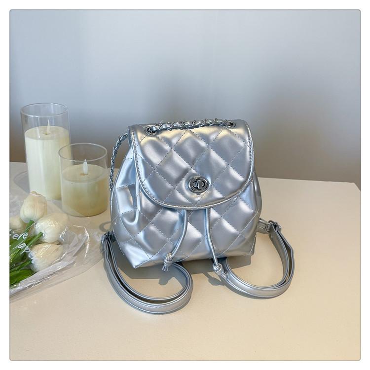 

Rhombus chain backpack women s fashion niche design student schoolbag leisure trend travel backpack срібний