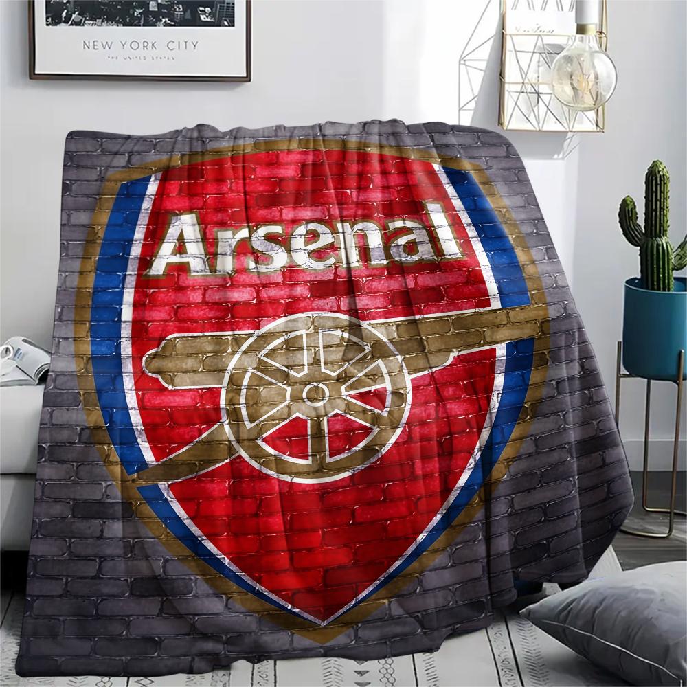 Klub Piłkarski Arsenal, Wzór Koc Flanelowy, Wysoka jakość, Wygodny na Wszystkie Pory Roku, Wystrój Domu, Ciepło i Komfort, Idealny na Prezenty.