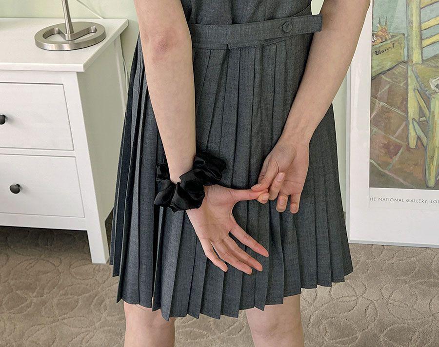 Korean Chic Minimalist Round Neck Cable Knit Slim Fit Top - Summer 2025 Women's Fashion