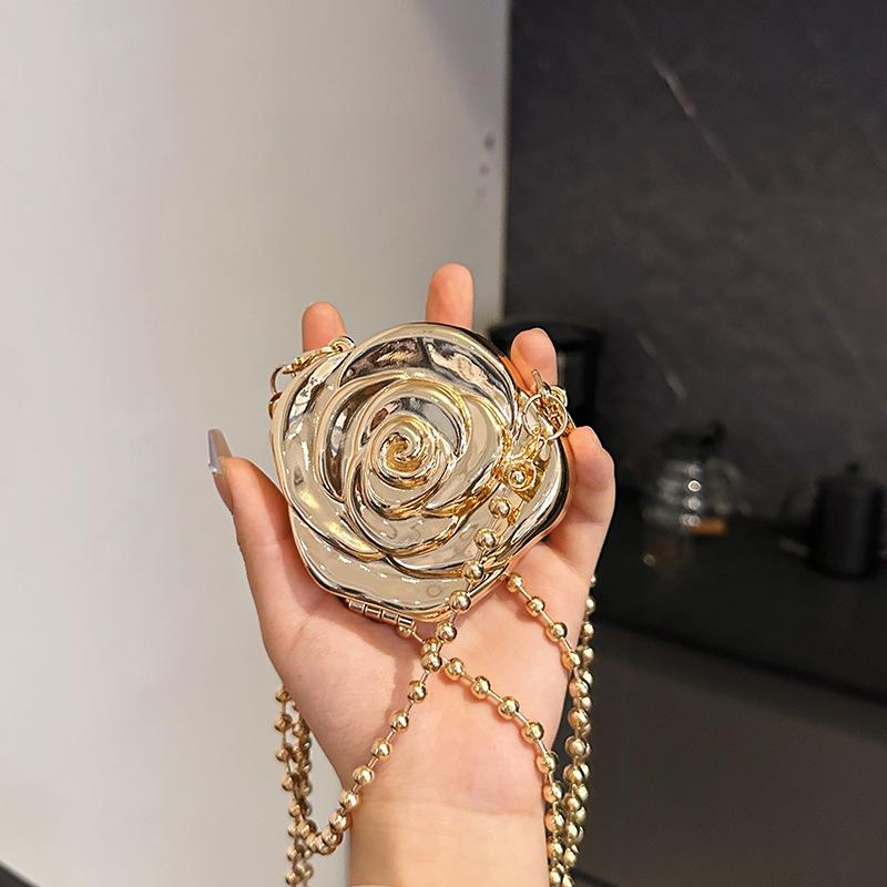

Chain flower acrylic women s bag 2025 new European and American new niche single shoulder beaded portable mini metal bag золотий